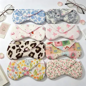 Fundas para gafas surtidas de tela acolchada con bonitos botones de presión en corazón