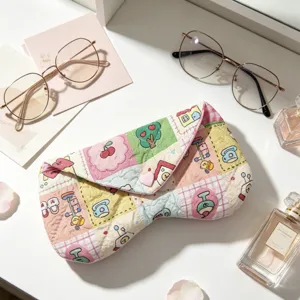 Estuche de tela acolchada para gafas con lindos dibujos animados y botón de corazón