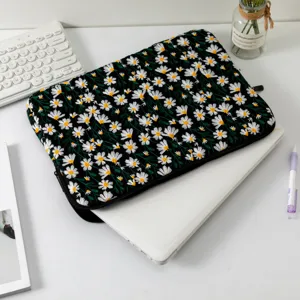 Elegante Laptophülle 15 Zoll mit Gänseblümchen-Stickerei und gestepptem schwarzem Stoff