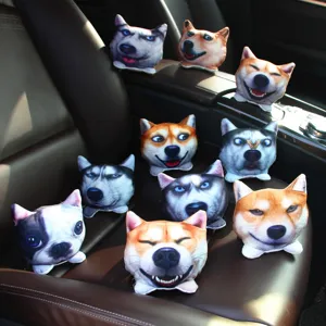 Colección de peluches 3D realistas con cabezas de perro y expresiones divertidas.