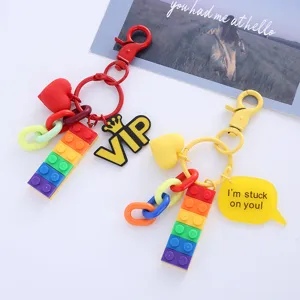 Llavero Lindo de Bloques de Construcción de Arcoíris Colgante de Bolsa Creativo Corazón Corona VIP Colgante Estilo Ins Anillo de Llave Coche Regalo Mujer