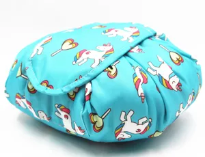 Trousse de maquillage bleue à cordon avec motifs licorne et sucette en forme de cœur