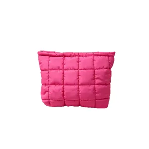 Neceser acolchado rosa vibrante con diseño acolchado impermeable para maquillaje