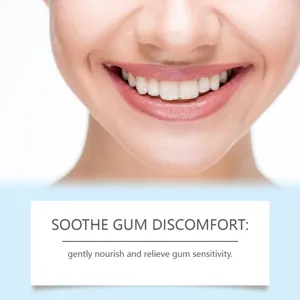 Gros plan d'un sourire éclatant mettant en valeur le soin dentaire et la santé des gencives.