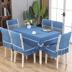 Nappe en tissu bleu nordique et six housses de chaise assorties pour salle à manger moderne