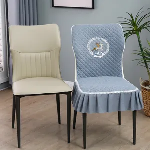 Housse de chaise de salle à manger luxueuse matelassée brodée cerf avec jupe en dentelle nordique