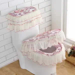 Gedetailleerd overzicht van bloemend toiletzittinghoes set met gelaagde mesh ruches en bescherming.