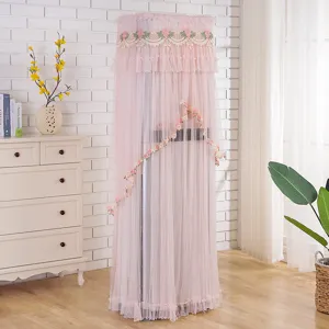 Elegante copertura per condizionatore in pizzo rosa con volant floreali per unità