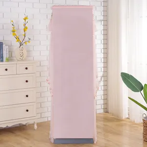 Elegante copertura antipolvere in pizzo rosa per condizionatore verticale in casa moderna
