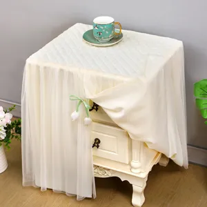 Elegante copritavolo antipolvere per comodino europeo con tulle delicato e bellissimi fiocchi.