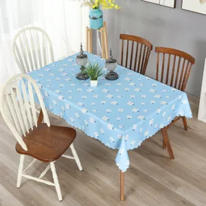 Nappe rectangulaire à motif floral bleu détail scène pour la décoration de salle à manger.