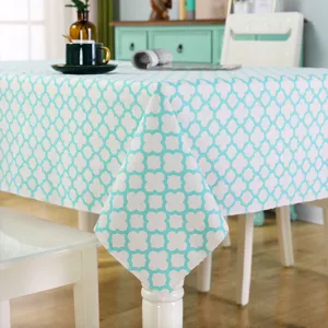 Tovaglia rettangolare con motivo trifoglio ciano, arredamento moderno e minimalista.