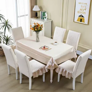 Ensemble housse de chaise matelassée et nappe, design antidérapant toutes saisons élégant.
