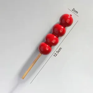 Λεπτομερής προβολή του κόκκινου μαγνήτη 3D Tanghulu που δείχνει διαστάσεις 12,5cm