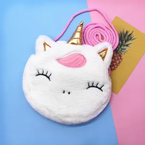 Süße weiße Plüsch-Einhorn-Umhängetasche für Mädchen mit goldenem Horn und rosa Riemen