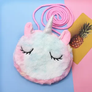 Süße Einhorn-Umhängetasche aus Plüsch für Mädchen mit pastellfarbenem Regenbogen-Design