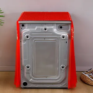 Rote Spitzen Waschmaschinen Staubschutz Detailansicht zeigt eleganten Fall und Stoffdesign.