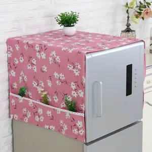Funda antipolvo rosa para refrigerador con bolsillos laterales y encaje blanco