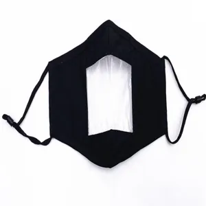 Detailansicht der schwarzen Baumwoll-Lippenlesemaske mit klarem, transparentem Fenster