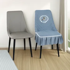 Housse de chaise de salle à manger bleue avec broderie cerf et jupe en dentelle