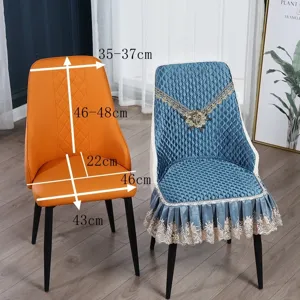 Fodera trapuntata blu per sedia da pranzo con pizzo e guida dettagliata alle misure della sedia