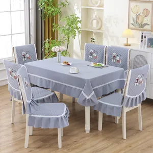 Ensemble de housses de chaise et nappe grises avec broderie de chiot