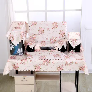 Detailansicht des geblümten Computer-Staubschutz-Sets mit Monitor- und CPU-Hülle