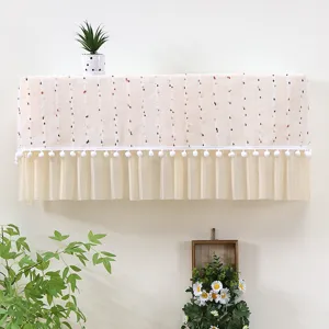 Copertura antipolvere beige per condizionatore a parete con pois colorati e pizzo