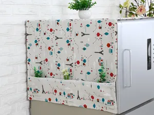 Vista detallada de la funda antipolvo para frigorífico con bolsillos laterales y diseño de París