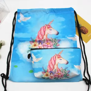 Set sacca con coulisse e astuccio cosmetico con stampa 3D unicorno per deposito