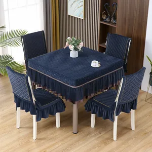 Set di tovaglia e coprisedia trapuntati blu navy con volant eleganti per sala da pranzo