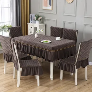 Elegante set copritavolo trapuntato marrone scuro e coprisedia con volant per casa