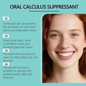 Primer plano de una mujer sonriente con dientes blancos brillantes para la página de cuidado bucal.