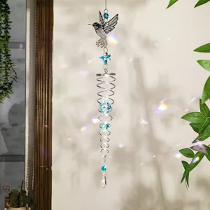 Atrapasol de cristal de colibrí con hermosos y brillantes reflejos de arco iris