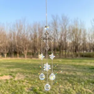 Acchiappasole a croce d'argento vintage con prismi di cristallo per giardino