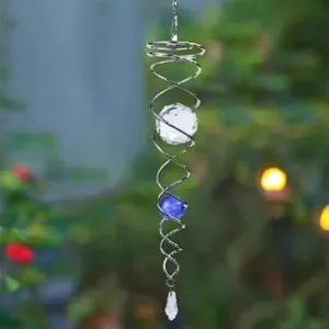 Roestvrijstalen spiraalvormige windgong met decoratieve kristallen glazen bollen