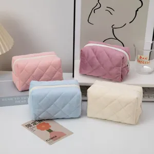 Large Capacity Corduroy Quilted Makeup Bag Gingham Cosmetic Pouch Quilted Cotton Zipper Storage Bag For Lipstick Earphone Cable Organization