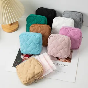 Modern Minimalistisch Gesteppt Polyester Quadrat Kosmetiktasche Reißverschluss Damenbinden Aufbewahrungstasche Für Damen Reisen Kosmetiktasche Lippenstift Tasche Ästhetische Accessoires Tasche