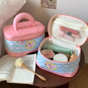 Detailansicht der koreanischen Kosmetiktasche mit großem Fassungsvermögen und Karomuster