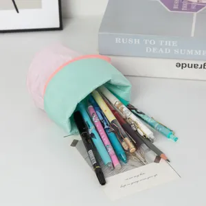 Astuccio verticale grande capacità con design a contrasto rosa e verde menta pastello