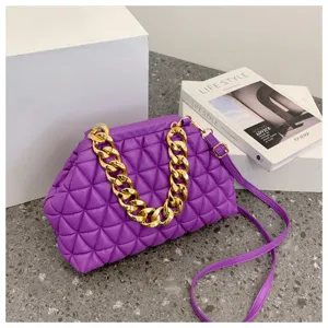 Violette gesteppte PU-Leder-Umhängetasche mit goldener Gliederkette