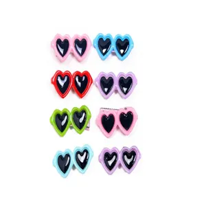 Selección de clips de pelo con forma de corazón para el aseo decorativo de mascotas