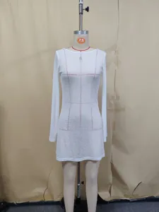 Elegante robe de plage longue en tricot blanc casual slim fit couleur unie femme ete chic