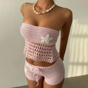 Ensemble deux pieces tricot crochet rose femme haut court et short de plage tendance