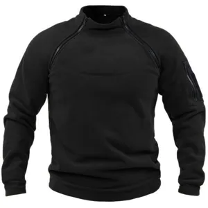 Detailansicht des schwarzen taktischen Fleeceshirts mit Kragenreißverschluss.