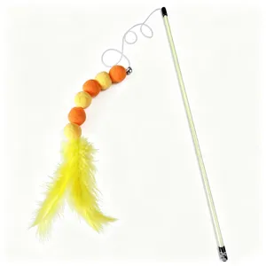 Dettaglio della bacchetta per gatti bruco con pon-pon colorati, campanello e piume gialle.