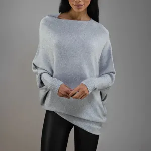 Pull femme col rond manches longues tricot uni coupe ample chauve-souris vue de detail vetement
