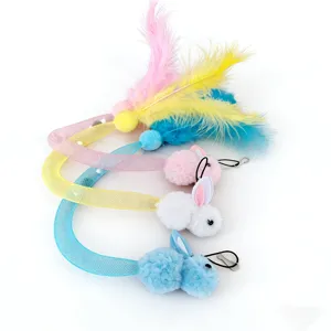 Testa di ricambio colorata per gatti con coniglio in peluche piume e nastro a rete per gioco interattivo