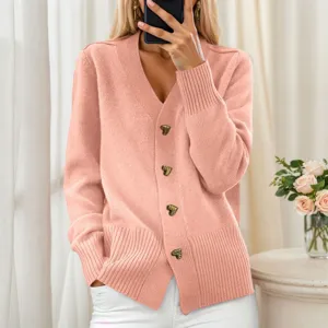 Elegante cárdigan de punto rosa con cuello en V para mujer con botones de corazón