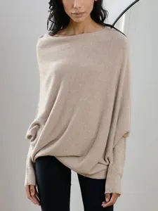 Pull-over tricoté unicolore confortable à manches chauve-souris pour l'automne et l'hiver.